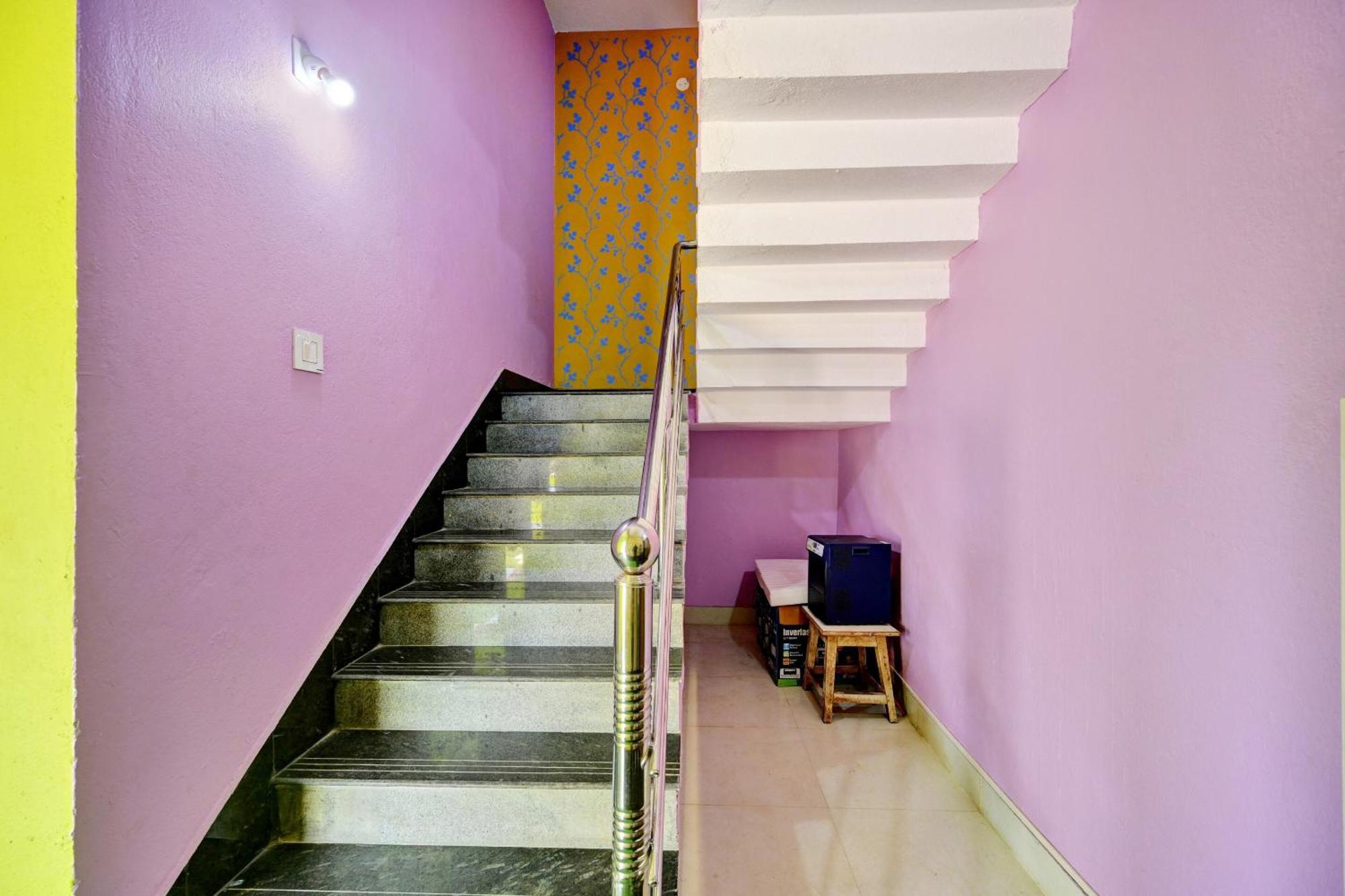 Oyo Flagship 81058 Royal Regalia Hotell Bhubaneswar Eksteriør bilde