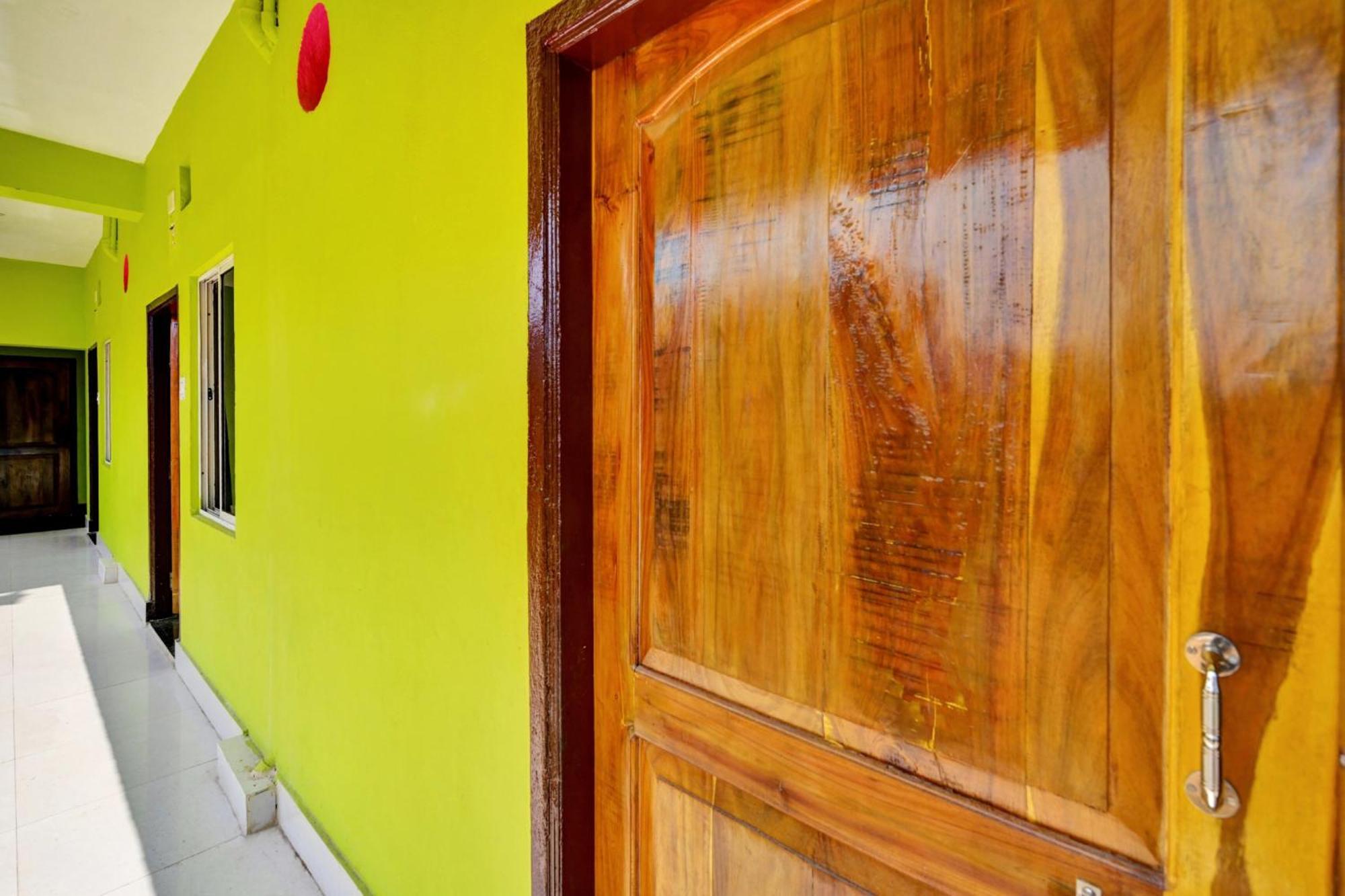 Oyo Flagship 81058 Royal Regalia Hotell Bhubaneswar Eksteriør bilde